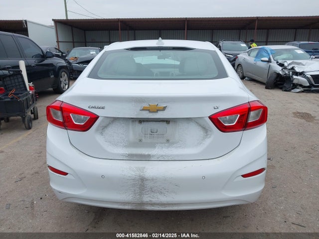 1G1BE5SM1J7235337 Chevrolet Cruze Lt Auto