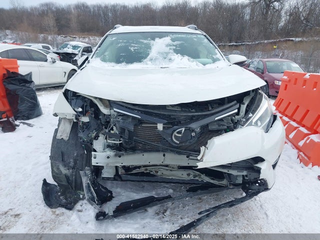 JTMDFREV8JJ256309 Toyota Rav4 Limited