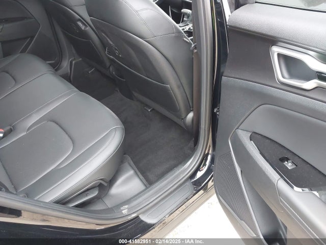 5XYK33DF8RG207260 KIA Sportage Ex