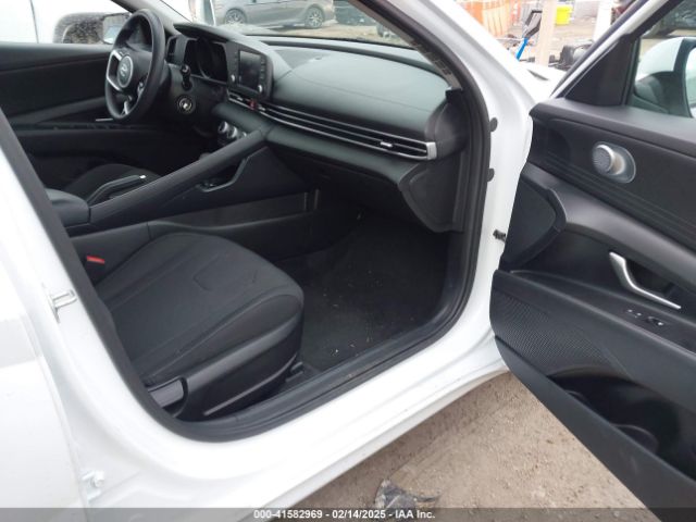 5NPLL4AGXMH043664 Hyundai ELANTRA SE