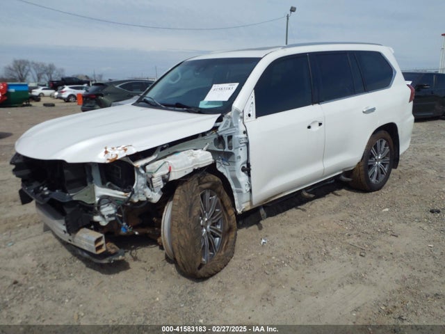 JTJHY7AXXG4194696 Lexus LX 570