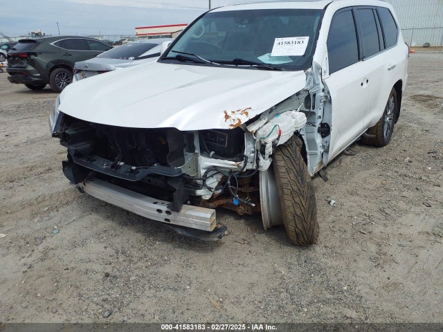 JTJHY7AXXG4194696 Lexus LX 570