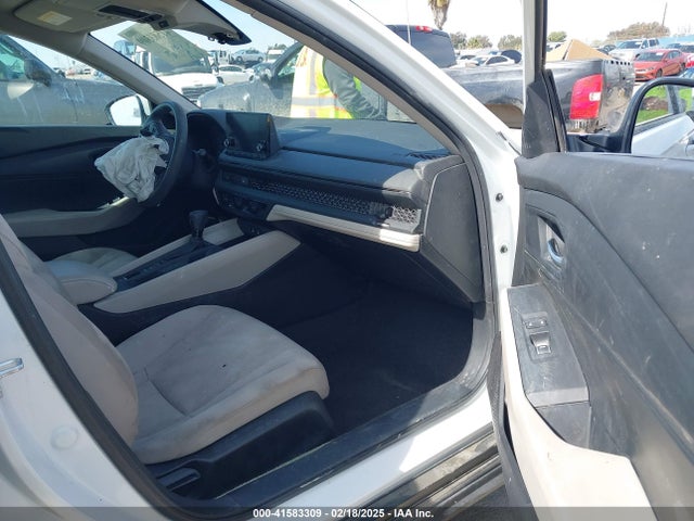 1HGCY1F29PA057811 Honda ACCORD LX