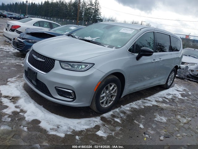 Chrysler Pacifica Touring L 2024 2C4RC1BGXRR172277 Image 2