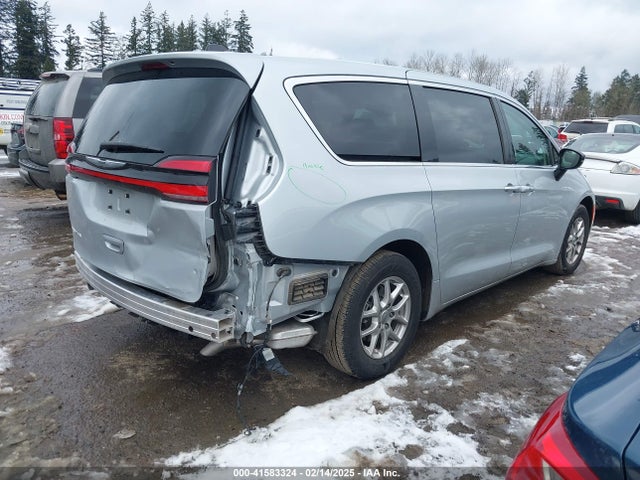 Chrysler Pacifica Touring L 2024 2C4RC1BGXRR172277 Image 4
