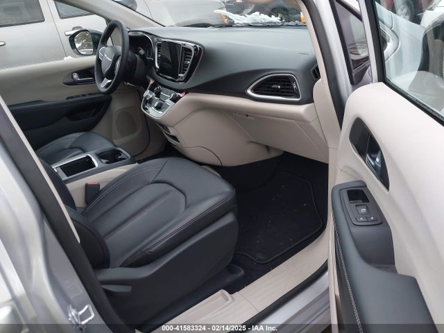 Chrysler Pacifica Touring L 2024 2C4RC1BGXRR172277 Image 5