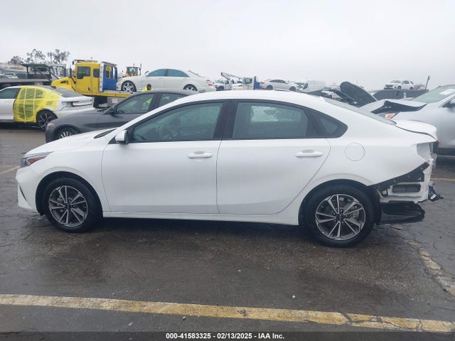 3KPF24AD2RE695485 KIA Forte Lxs