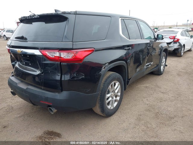 Chevrolet Traverse Ls 2018 1GNERFKW1JJ257896 Image 4