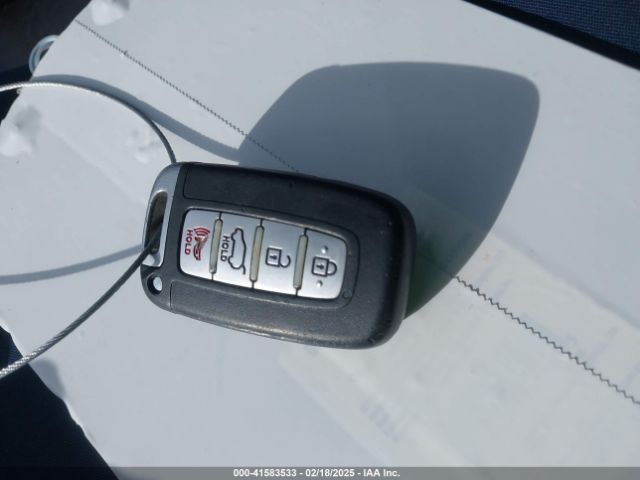 KMHTC6AE9GU255472 Hyundai Veloster Turbo