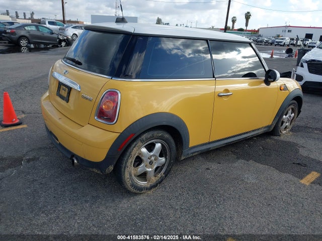 2007 MINI COOPER WMWMF33577TT54659 Photo 3