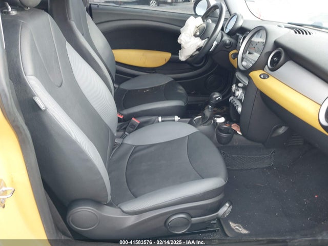 2007 MINI COOPER WMWMF33577TT54659 Photo 4