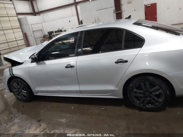 3VW2K7AJ8FM230861 Volkswagen Jetta 2.0l S