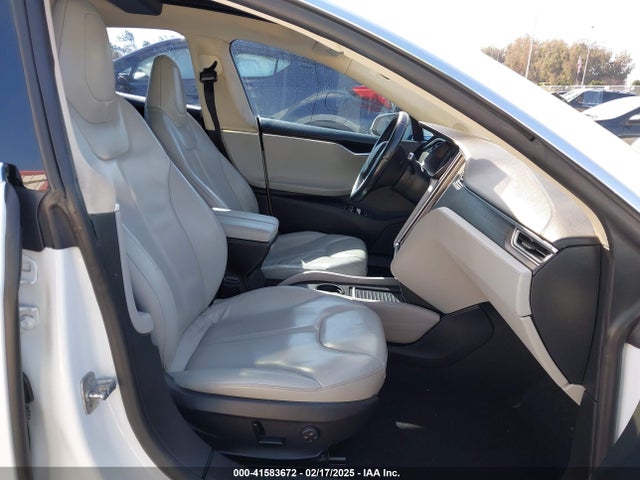 2014 TESLA MODEL S 5YJSA1H15EFP46980 Photo 4