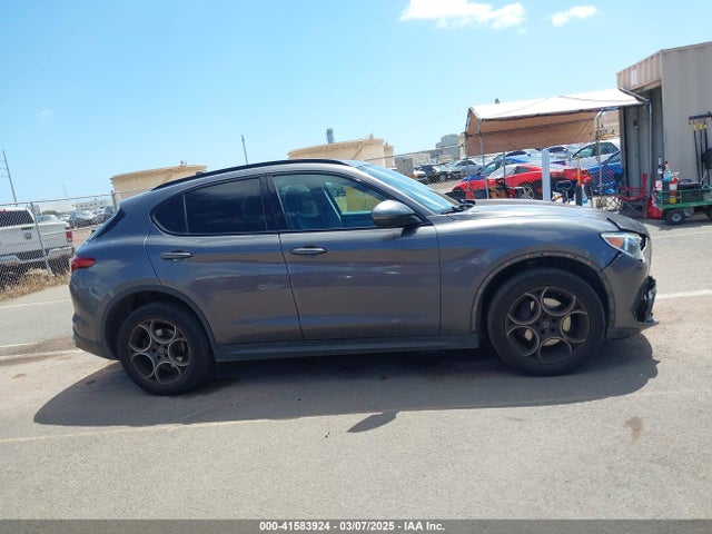 Alfa Romeo 2018 2018 ZASFAKPN7J7B67430 Image 13