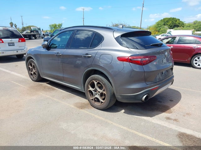 Alfa Romeo 2018 2018 ZASFAKPN7J7B67430 Image 3