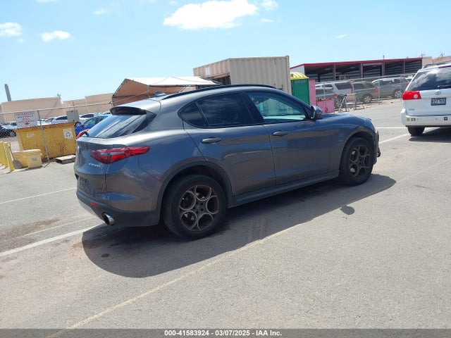 Alfa Romeo 2018 2018 ZASFAKPN7J7B67430 Image 4