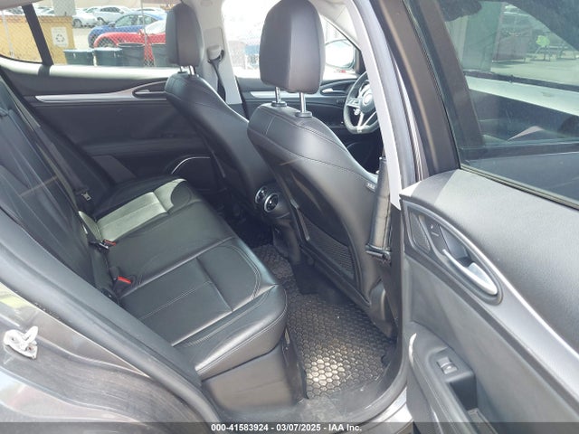 Alfa Romeo 2018 2018 ZASFAKPN7J7B67430 Image 8