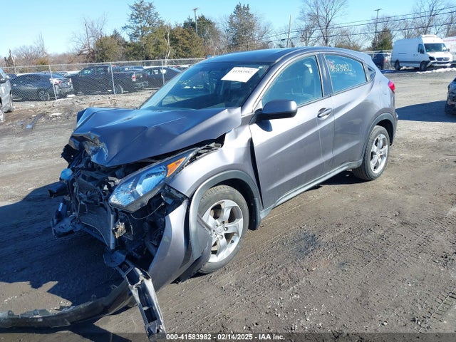 Honda HR-V LX 2017 3CZRU6H31HG701063 Image 2