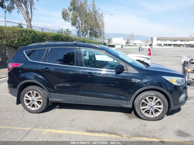1FMCU9GD9HUA98041 Ford ESCAPE SE