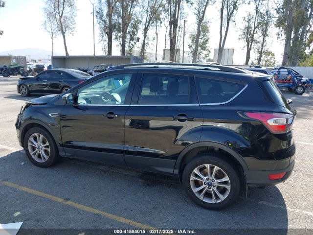 1FMCU9GD9HUA98041 Ford ESCAPE SE