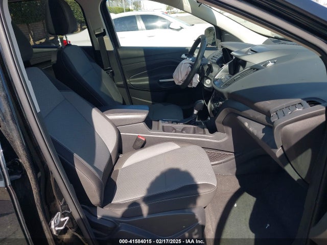 1FMCU9GD9HUA98041 Ford ESCAPE SE