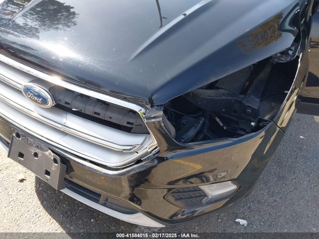 1FMCU9GD9HUA98041 Ford ESCAPE SE