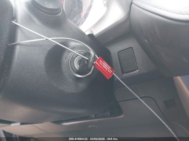 2T3ZFREV8JW420407 Toyota RAV4 LE