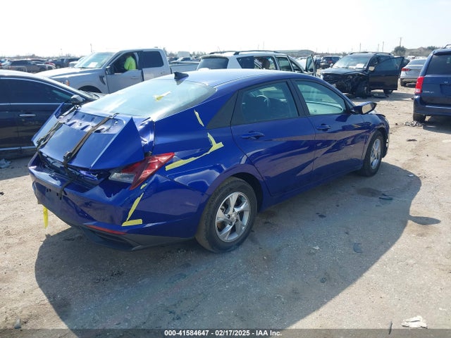 KMHLL4AG4MU195635 Hyundai ELANTRA SE