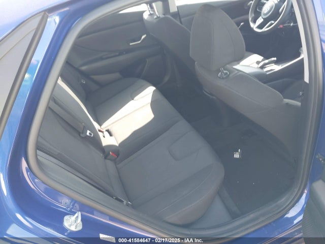 KMHLL4AG4MU195635 Hyundai ELANTRA SE