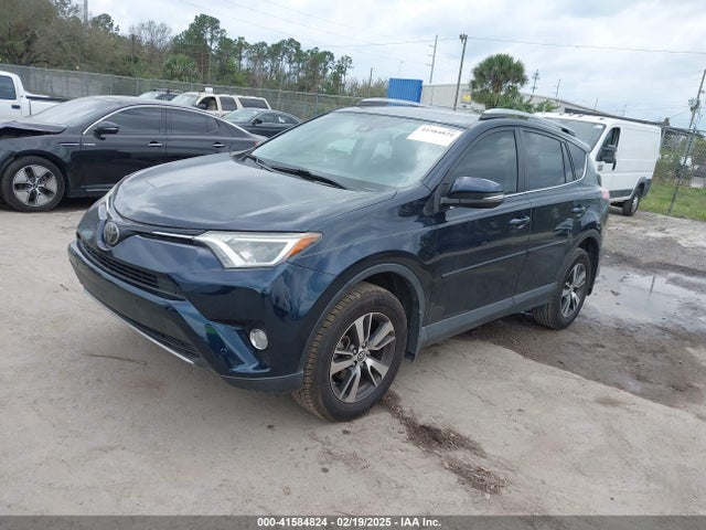 JTMWFREV3HD107419 Toyota Rav4 Xle
