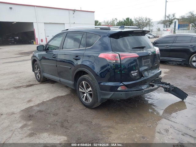 JTMWFREV3HD107419 Toyota Rav4 Xle