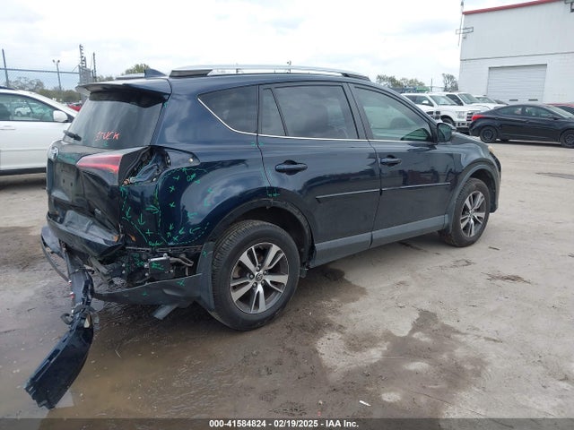 JTMWFREV3HD107419 Toyota Rav4 Xle