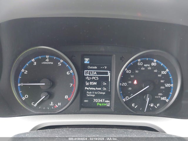 JTMWFREV3HD107419 Toyota Rav4 Xle