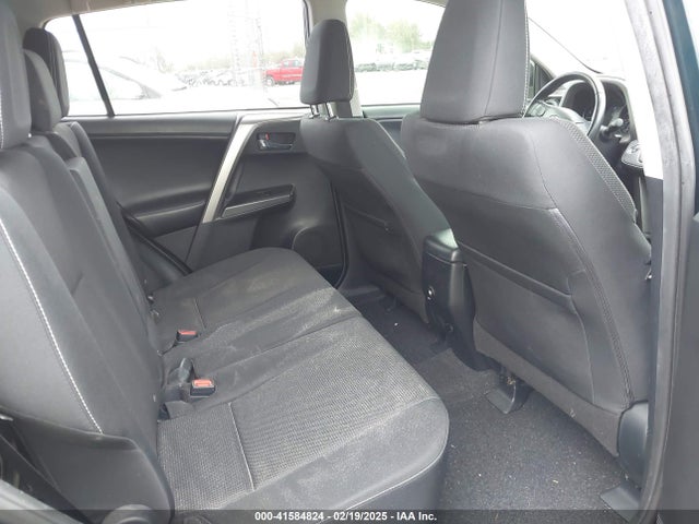 JTMWFREV3HD107419 Toyota Rav4 Xle