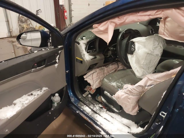 5NPD84LF3HH211242 Hyundai ELANTRA SE