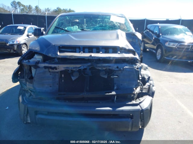 5TFRU5F13EX031704 Toyota Tundra Sr V6
