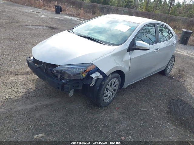 Toyota COROLLA LE 2018 2T1BURHE8JC118807 Image 2