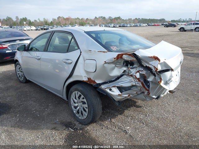 Toyota COROLLA LE 2018 2T1BURHE8JC118807 Image 3