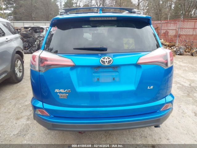 JTMZFREV1JJ152654 Toyota RAV4 LE
