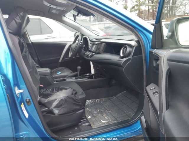 JTMZFREV1JJ152654 Toyota RAV4 LE