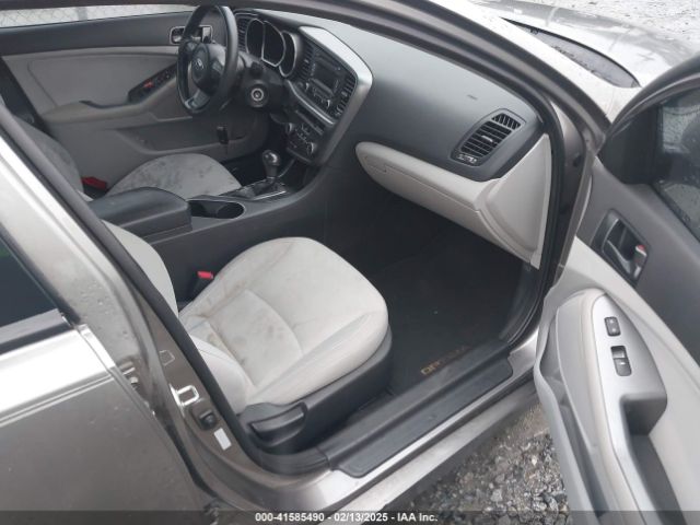 5XXGM4A7XEG261700 KIA Optima Lx