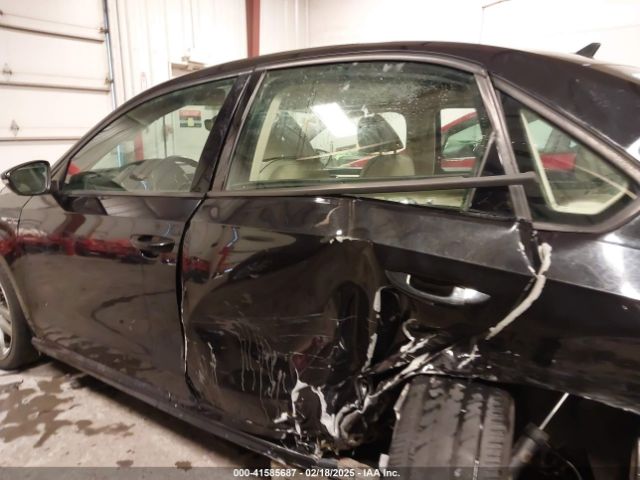 1VWAA7A3XJC039386 Volkswagen Passat 2.0t R-line/2.0t S