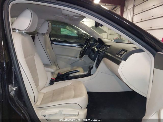 1VWAA7A3XJC039386 Volkswagen Passat 2.0t R-line/2.0t S