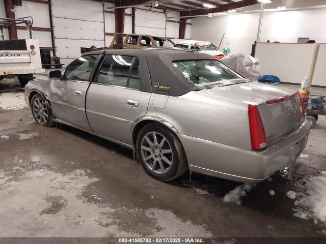 2007 CADILLAC DTS 1G6KD579X7U136107 Photo 2
