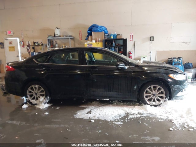 3FA6P0H79HR395711 Ford FUSION SE