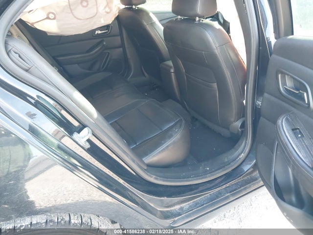 1G11H5SL4EF284635 Chevrolet Malibu 1lz