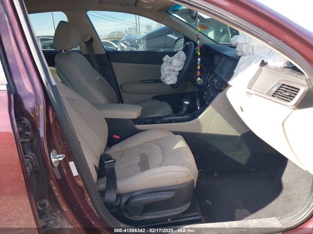 KIA Optima Lx 2017 5XXGT4L36HG174197 Image 5