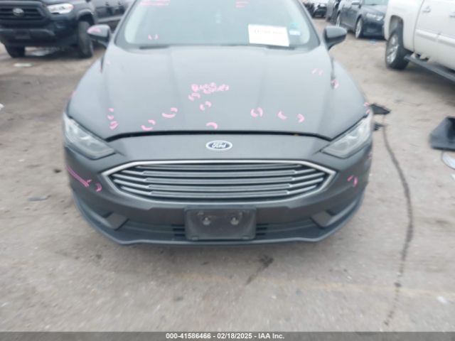 3FA6P0H77JR140643 Ford FUSION SE