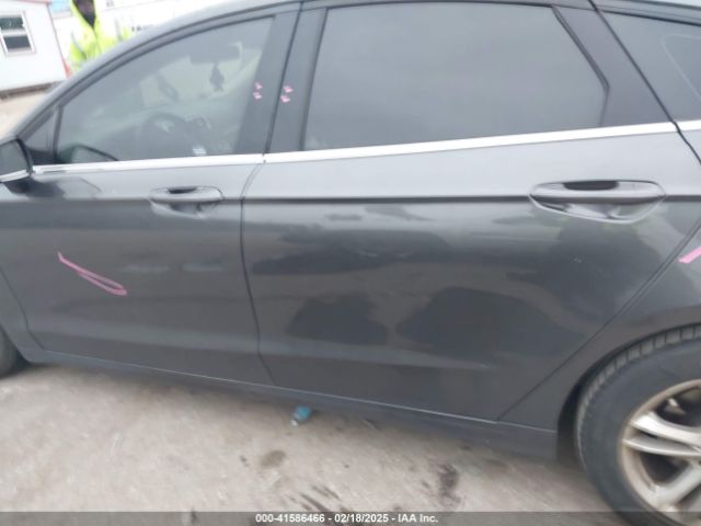 3FA6P0H77JR140643 Ford FUSION SE