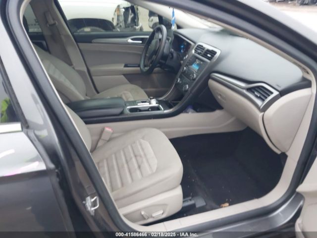 3FA6P0H77JR140643 Ford FUSION SE